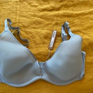 weightless scoop skims bra